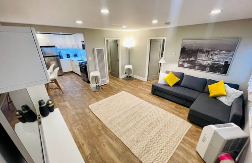 Venice Apartment | Popular LA Beach in Venice 10A