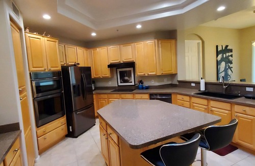 Talon Retreat House | POPULAR N. SCOTTSDALE COMM. GUARD-GATED, PET FRIENDLY, FURNISHED TOWNHOME ! n