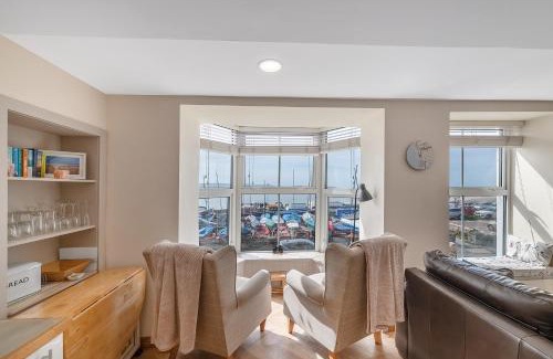 Aberdovey Apartment | Popular Sea View Apartment