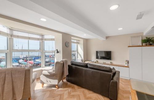 Aberdovey Apartment | Popular Sea View Apartment