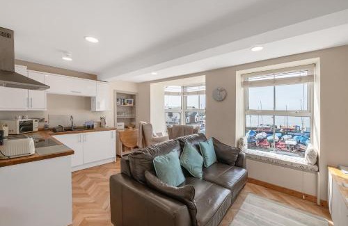 Aberdovey Apartment | Popular Sea View Apartment