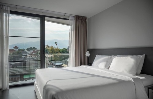 Old City Hotel | POR Thapae Gate