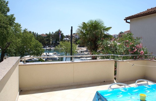 Porat Apartment | Porat (Malinska) 4-5er apartment - only 50m from the sea