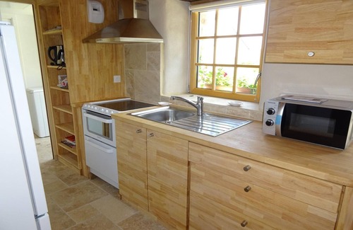 Plougasnou House | Port-Blanc Beach Cottage in Plougasnou