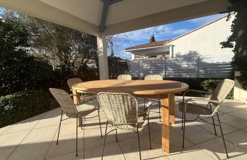 Le Grau-Du-Roi Villa | PORT CAMARGUE - JOLIE VILLA POUR 6 PERSONNES CLIMATISEE AVEC JARDIN ET PARKING