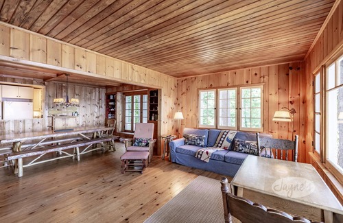 Port Carling Cottage | Port Carling! On Rosseau 4 bdrm, 2 bath! Sunsets! New Dock!