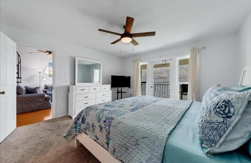 Port Charlotte House | Port Charlotte Private Waterfront Condo WA4410-317