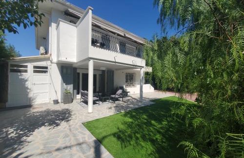 Frejus Port Apartment | Port FREJUS T2 58m2 climatise avec terrasse, parki