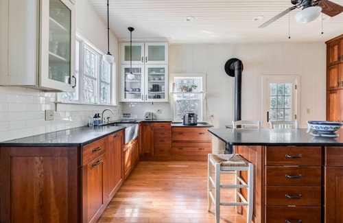 Northport House | Port Lucy - Family Home w/Direct Access to Bay!