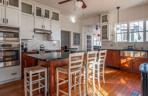 Northport House | Port Lucy - Family Home w/Direct Access to Bay!