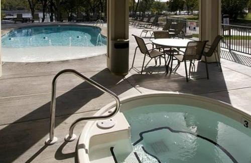 Kimberling City Resort | Port of Kimberling Marina & Resort