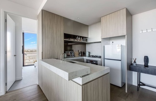 Port Melbourne Apartment | Port Panorama A Stunning Resort style Stay