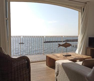 Marseillan Apartment | Port rive gauche Oyat