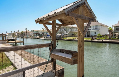 City-by-the Sea Cottage | Port Royal Dream
