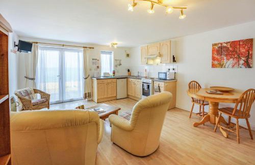 Yarmouth Apartment | Port Side