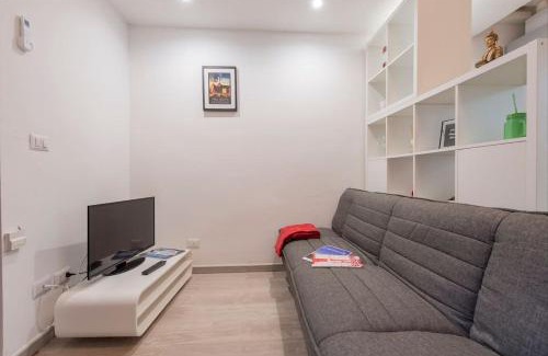 Porta Garibaldi Apartment | Porta Garibaldi White Flat