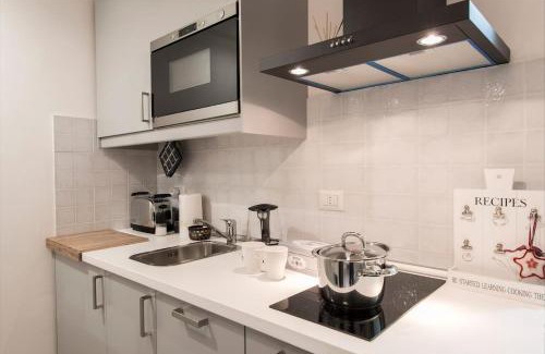 Porta Garibaldi Apartment | Porta Garibaldi White Flat