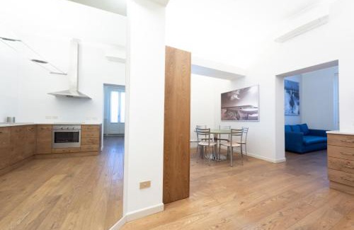 Porta Venezia Apartment | Porta Venezia Elegant Penthouse with Terrace