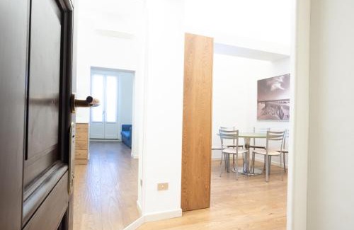 Porta Venezia Apartment | Porta Venezia Elegant Penthouse with Terrace
