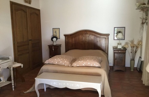 Pont-Saint-Esprit Bed & Breakfast | Portail des Oliviers "Property" near the Ardèche gorges