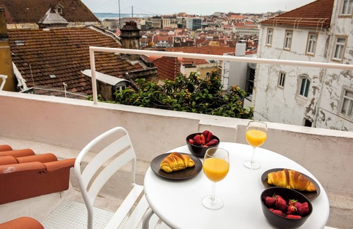 Santa Maria Maior Apartment | Portas do Castelo Apartments