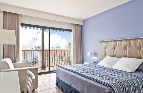 Salou Hotel | PortAventura Hotel Roulette - Includes unlimited access to PortAventura Park & 1 access to Ferrari Land