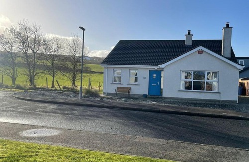 Bushmills House | Portballintrae 3 bedroom cosy coastal bungalow