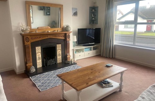 Bushmills House | Portballintrae 3 bedroom cosy coastal bungalow