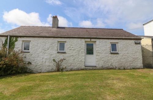 Garn Fadryn House | Porth Awyr