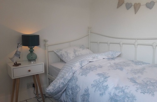 Newton House | PORTH COTTAGE * NEW , PORTHCAWL