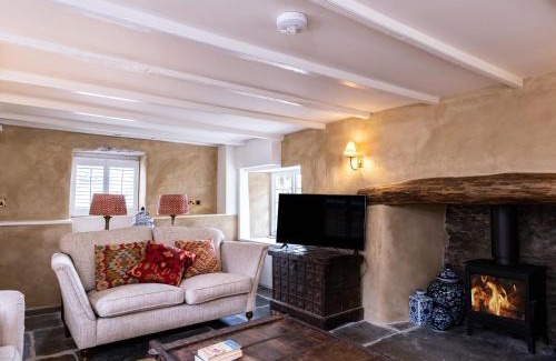 Rock House | Porthilly Greys