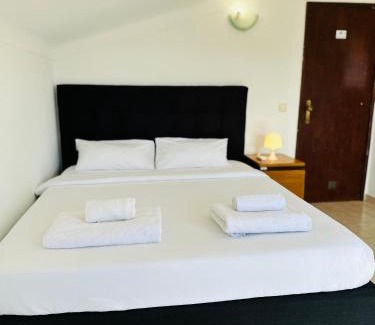 Portimao House | Portimao Central Holiday Guesthouse