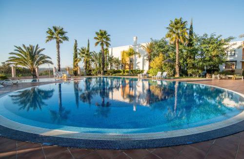 Penina House | Portimao Elegant House With Pool by Homing