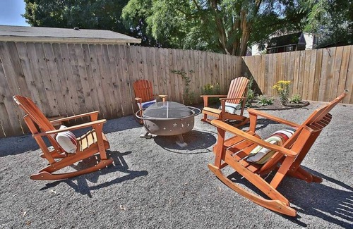 Montavilla House | Portland Bungalow Near Shops, restaurants and airport!
