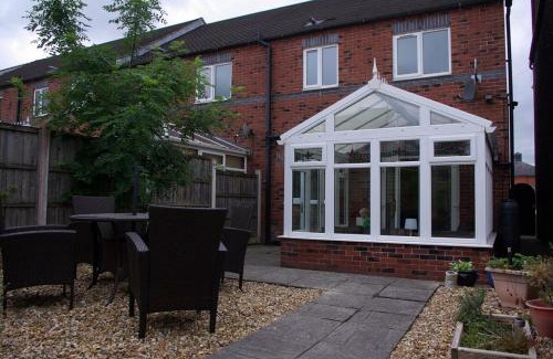 Leek House | Portland Mews - 3 Bed Holiday Home By Premier Serviced Accommodation