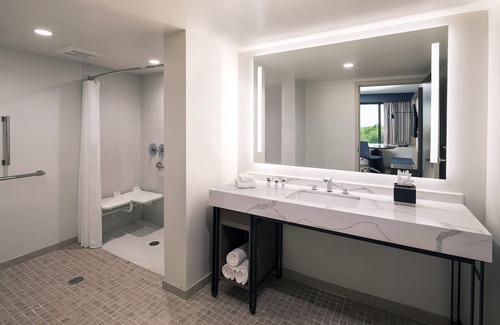 South Portland Hotel | Portland Sheraton at Sable Oaks