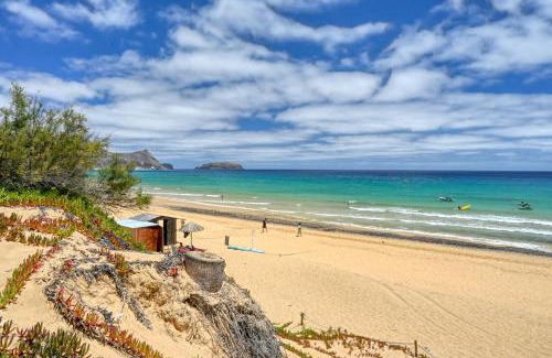 Vila Baleira Apartment | Porto Santo Pip House, a Home in Madeira