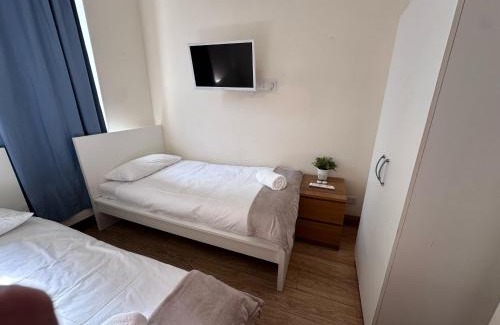 Harrow Road House | Portobello Rooms by PrimeCityHosts