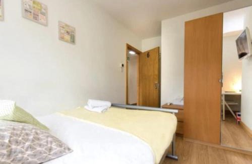 Harrow Road House | Portobello Rooms by PrimeCityHosts