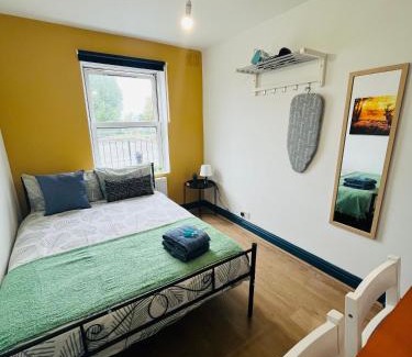 Dalgarno House | Portobello Self Check-In Rooms 611