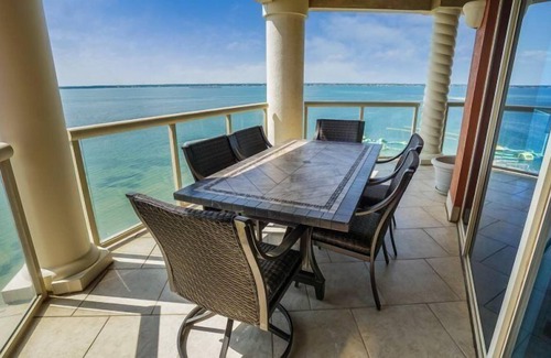 Pensacola Beach Hotel | Portofino by Pensacola Beach Getaways