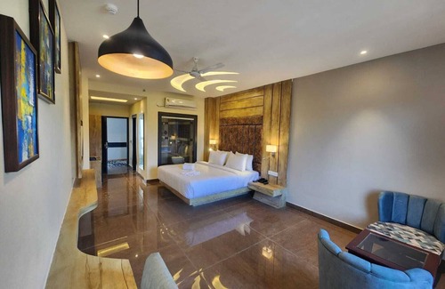 Sidhpur Hotel | Portola Hotel By Parkside