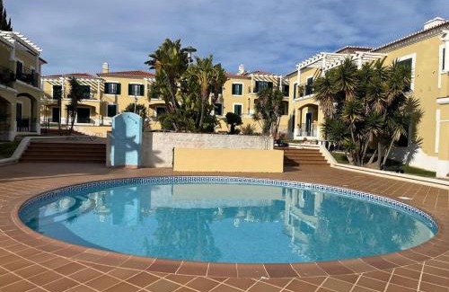 Alporchinhos Apartment | Portuguese Cliffside