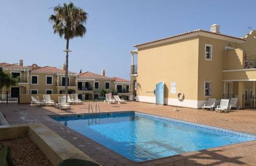 Alporchinhos Apartment | Portuguese Cliffside
