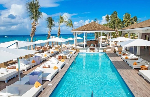 Douglas Apartment | PortzvueTwo Bedroom apartment with optional Swimming Pool & Jacuzzi Spa Access.