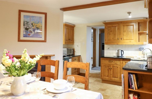 Crediton Cottage | POSBURY LODGE, pet friendly, character holiday cottage in Crediton