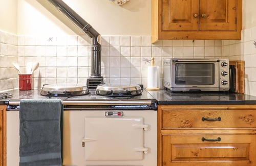 Crediton Cottage | POSBURY LODGE, pet friendly, character holiday cottage in Crediton