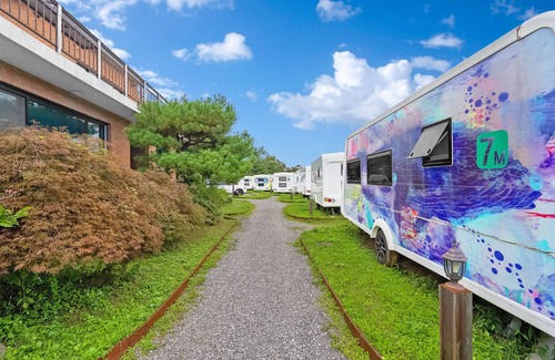 Oeseo RV Rental | Poseidon Caravan - Campsite