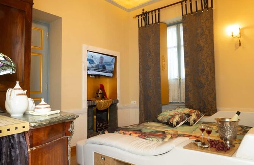 Chalcis Apartment | Poseidon Suite - Medousia Spa Luxury Escape
