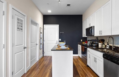 Old Town West Apartment | ⚜Posh Executive Apt⚜Fast WiFi ⚜Free Parking